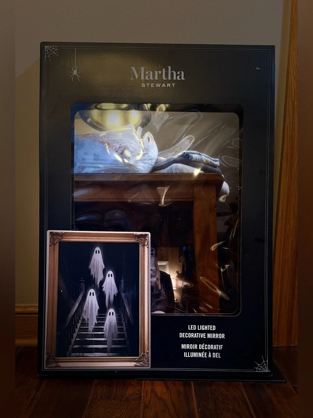 VIRAL MARTHA STEWART 4-GHOST STAIRCASE LED MIRROR — BRAND NEW IN BOX